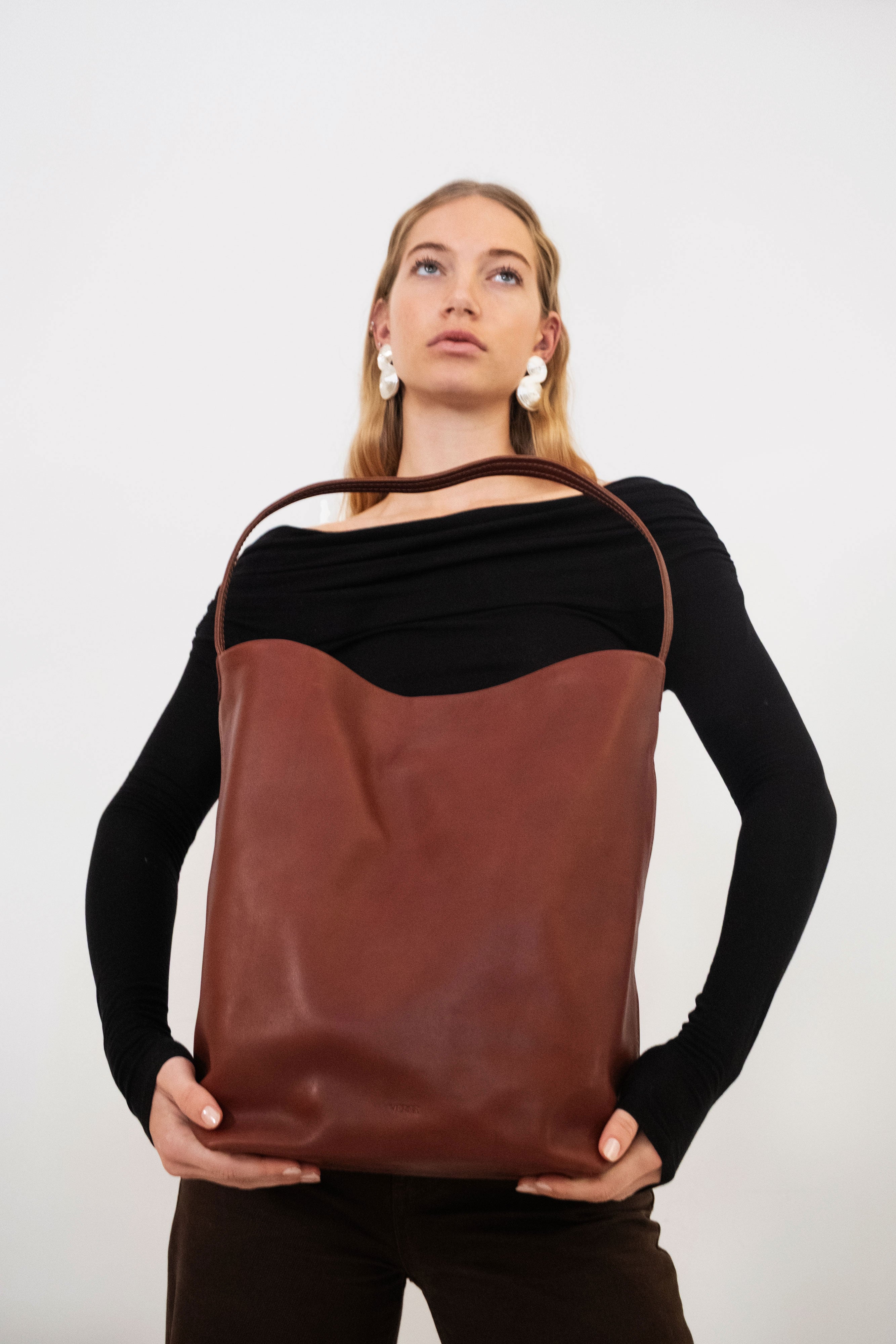 HOW TO SHOP LEATHER BAGS ONLINE WITH CONFIDENCE