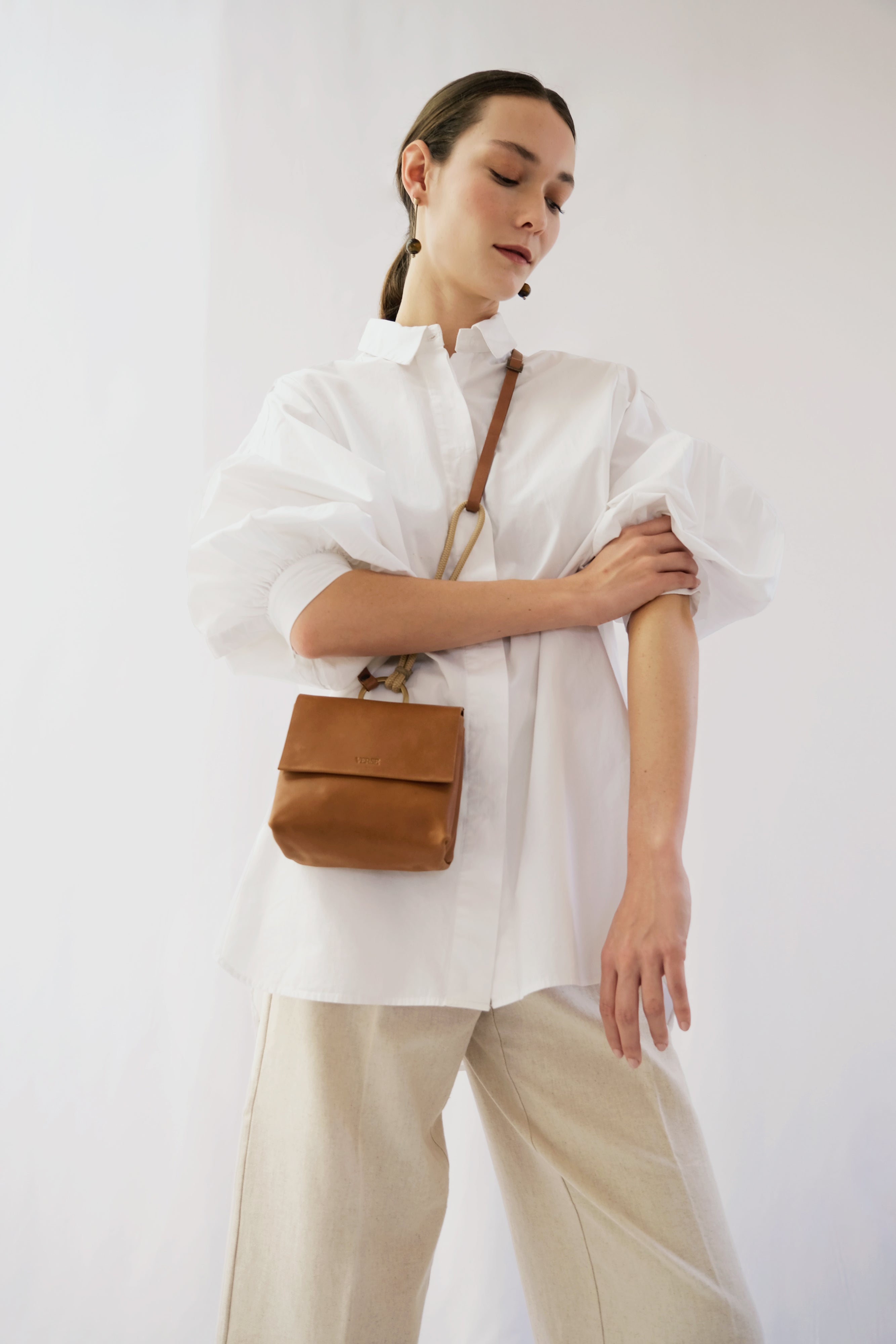 Bloom Pouch in Tan