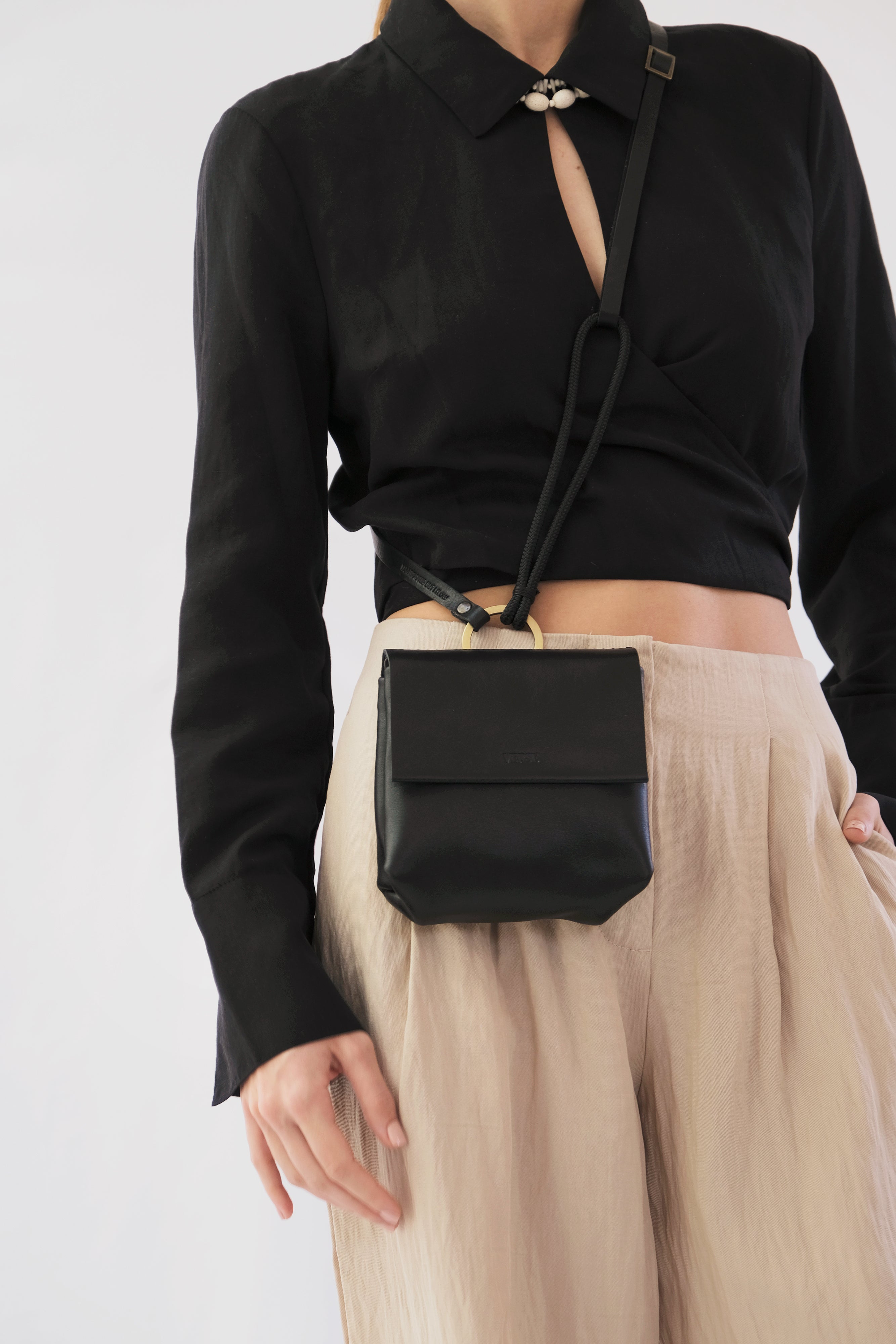 Bloom Pouch in Black